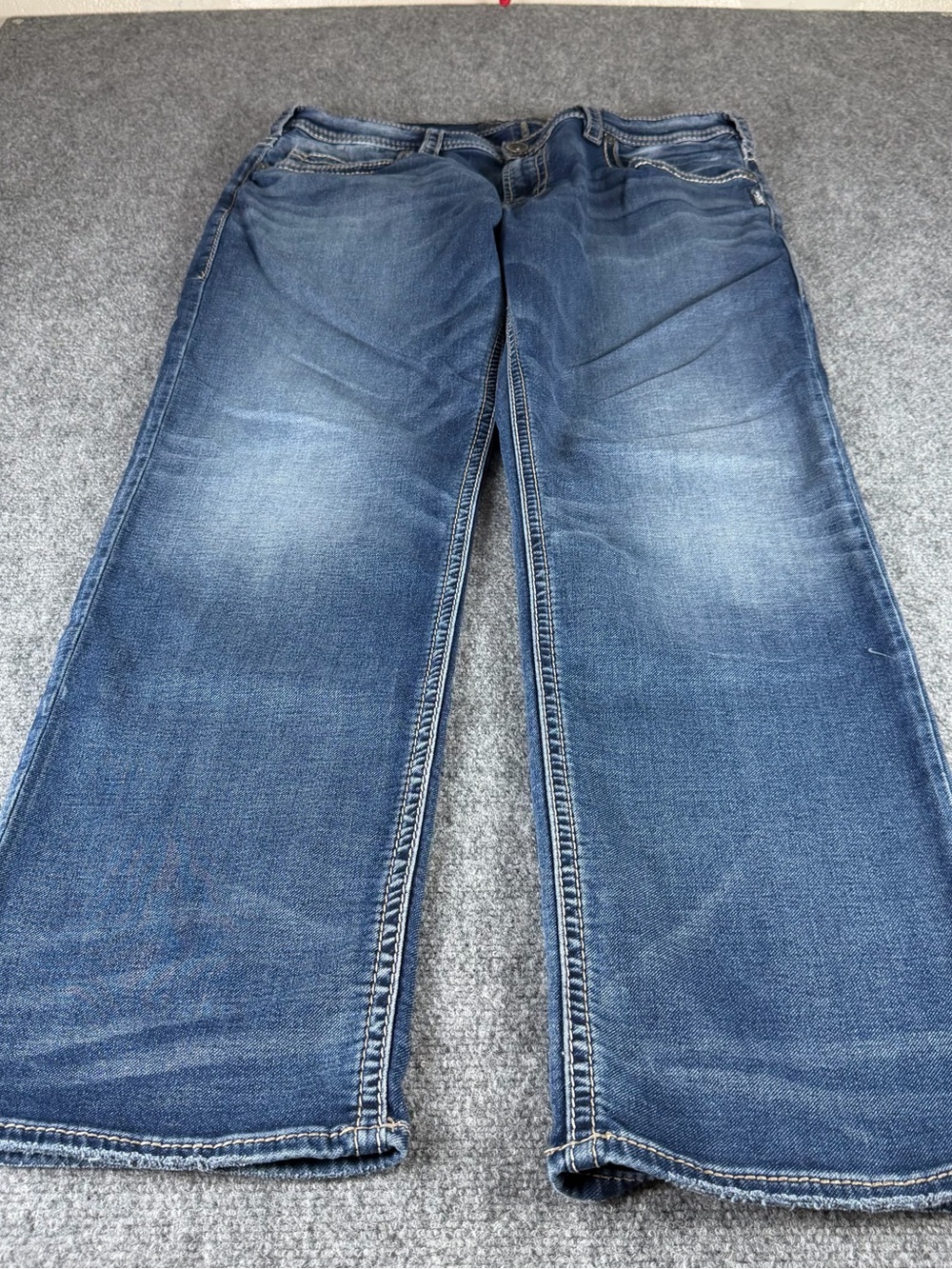 Silver jeans men’s 38x32 blue Grayson relaxed fit straight leg thick embroidered